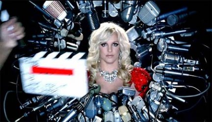 Britney Spears: “Hold It Against Me” (video ufficiale)