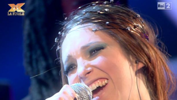 Sanremo 2011, Nathalie Giannitrapani smentisce se stessa: “Non volevo attaccare De Filippi, Amoroso, Belen e Canalis. Sono stata fraintesa”