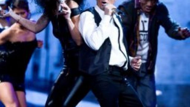 Sanremo 2011 – La controprogrammazione (con Zelig che “partecipa” al Festival)