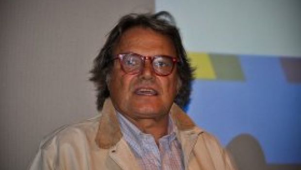 Oliviero Toscani molla “Il bene e il male” di Vittorio Sgarbi su RaiUno