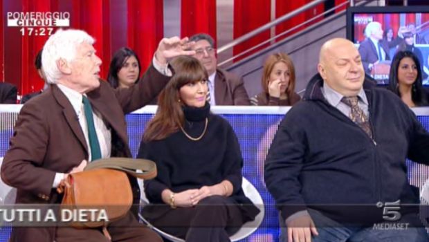Pomeriggio Cinque: Mauro Coruzzi (Platinette) bacchetta Beppe Bigazzi e la sua spocchia alimentare