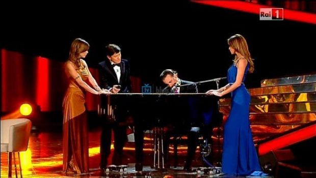Ascolti Tv Mercoledì 16 febbraio 2011: oltre 10 mln per la seconda del Festival di Sanremo 2011. Chi l’ha visto, SuperPaperissima e la Champions sui 3 mln. Affari Tuoi a 7,5 mln. Nonostante Sanremo, Uomini e Donne vola a 3,1 mln