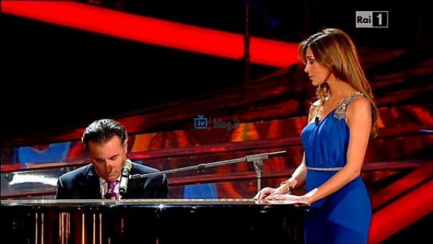 Belen Rodriguez sviene a Sanremo. Troppo lavoro