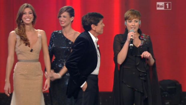 Sanremo 2011: la peggior conduzione di sempre di Morandi e Canalis, a Belen la corona. Meglio Antonellina