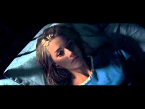 The Ward – Il Reparto: clip “Dei vestiti per te”