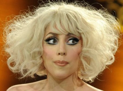 Lady GaGa : Born This Way – The Country Road Version