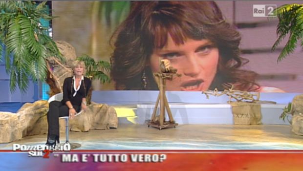 Dillo a Lorena: la “tassa” di Pomeriggio sul Due (che non rinuncia all’Isola)
