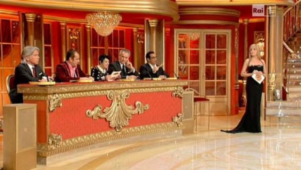 Ascolti Tv Sabato 12 marzo 2011: Ballando con le stelle sale a 5,6 mln (26%), così come La Corrida che tocca i 4,5 (20%). Verissimo supera Le amiche del sabato