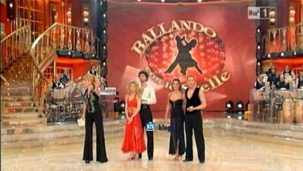 Ballando con le stelle 2011 – quinta puntata in livebloggin’. E’ ancora “Panucci Dance”, mentre Cabrerizo ritrova una zia (e si salva). In bilico Cristian Panucci e Paolo Rossi, Madalina Ghenea terza incomoda