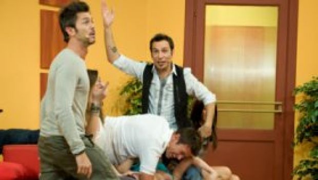 Mercoledì comico: il cineshow Base Luna meglio delle Papi Girls di Saturday Night Live