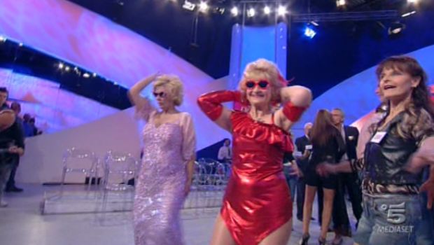 Uomini e Donne: Angela Favolosa Cubista fa coppia trash con Tina