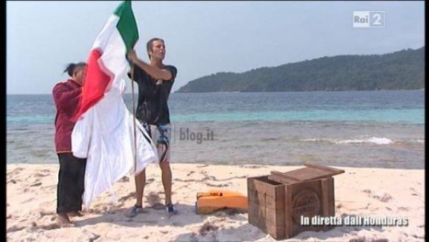 Isola dei Famosi 2011 – Ottava puntata in liveblogging su TvBlog. Esce Nina Moric, in nomination Gianna Orrù, Francesca Fogar ed Eleonora Brigliadori che stasera ha mostrato il sedere nudo