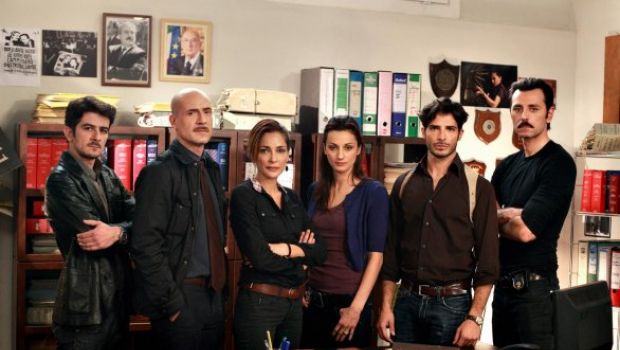 Ascolti Tv Venerdì 8 aprile 2011: ottimo esordio per Squadra Antimafia 3 con 5,2 mln (22,5%), Ciak si canta a 4 mln (16,5%). Crescono Fenomenal (10%) e le serie di Rai 2, superate da Quarto Grado (9%)