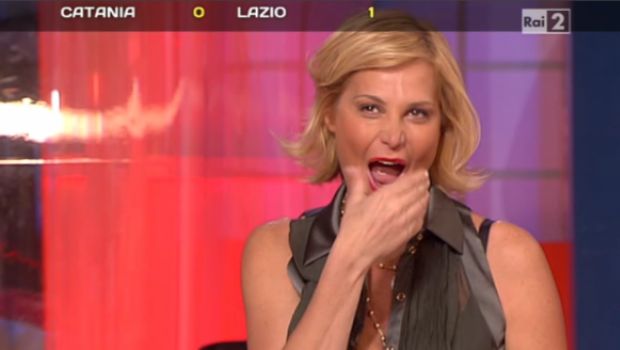 Quelli che il calcio – Mara Venier grata alla generosità di Berlusconi: “A Domenica In ci incantò tutti”. E la par condicio?