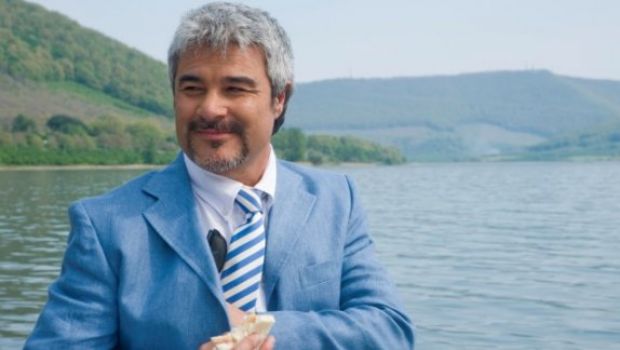 Me lo dicono tutti – Tra i vip Lino Banfi, Fabrizio Frizzi, Manuela Arcuri, Anna Tatangelo ed Elisabetta Gregoraci