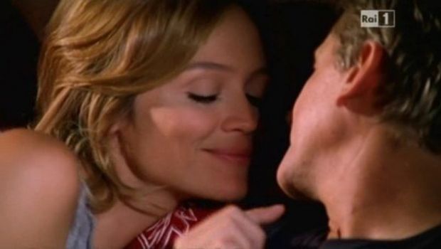 Ascolti Tv Lunedì 25 aprile 2011: Pasquetta nel segno di Un Medico in Famiglia 7 (5 mln – 21,5%), Il Pesce Innamorato visto solo da 3 mln (12,79%). Ghost Whisperer chiude al 10% superato da Inside Man (11,07%)