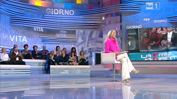 Mara Venier conduce da sola La Vita in Diretta: “Sposini ha avuto un malessere, ma si sta riprendendo”