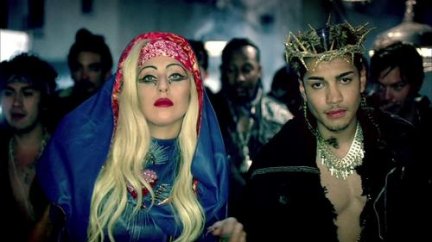 Lady Gaga canta da Oprah Winfrey “Born This Way” e “You and I”