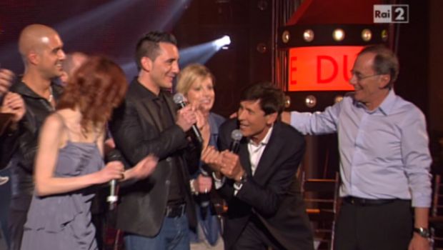 Due: l’ennesima consacrazione di Emma (e Vecchioni). Morandi si sacrifica ancora a usciere
