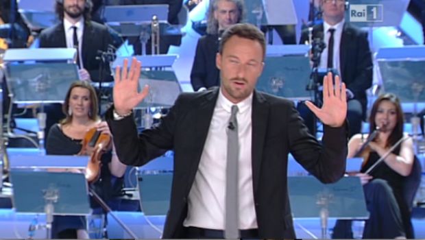 Walter Siti: Ciak, si canta senza identità parodia Ballando con le Stelle