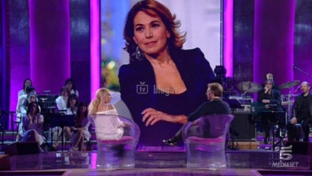 Il Senso della Clerici a tavolino. Bonolis: “Sei sin troppo elegante con la d’Urso”