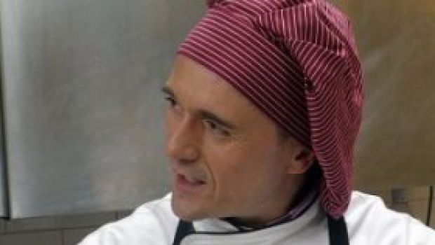 Alfonso Signorini, lo show di cucina slitta in autunno