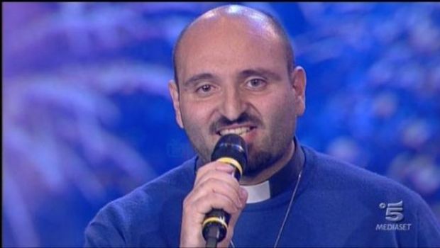 Italia’s got Talent 2011: sospeso il prete Domenico Manuli