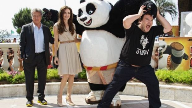 Cannes 2011 – oggi sulla Croisette Tilda Swinton, John C. Reilly, Mia Wasikowska, Angelina Jolie, Jack Black e Dustin Hoffman.