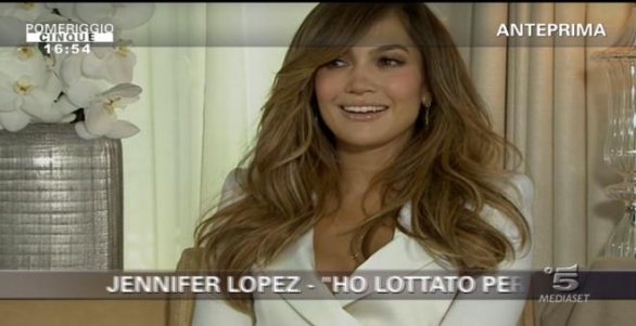 Jennifer Lopez ospite stasera a Matrix: “Il mestiere di madre è il più difficile”. E dopo la Lopez una puntata dedicata alla chirurgia estetica con Casalegno e Senicar
