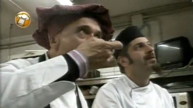 Fornelli e coltelli: Alfonso Signorini cucina su Canale 5