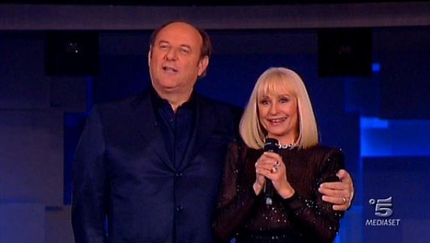 Gerry Scotti anticipa Io canto in autunno al posto di Scherzi a Parte