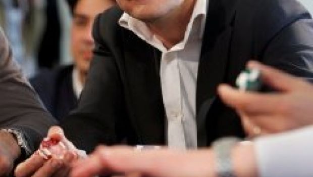 Maurizio Caressa a Tvblog: “Il texas hold’em ha tutti gli ingredienti per essere un tv show di successo. In futuro anche una sitcom al tavolo verde”
