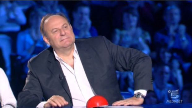 Gerry Scotti: “Contro Io Canto andava uno show della morte. Io cambio canale”
