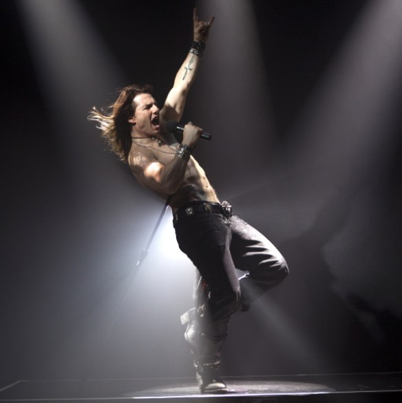 Rock Of Ages: prima foto per Tom Cruise