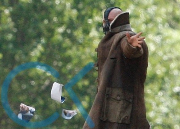 The Dark Knight Rises: foto di Bane dal set di Pittsburgh