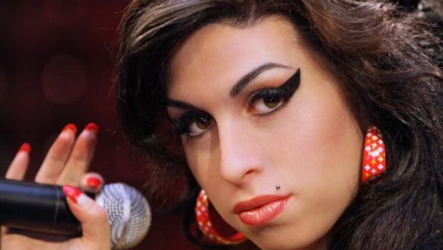 Morte di Amy Winehouse: domani un omaggio su Sky Uno
