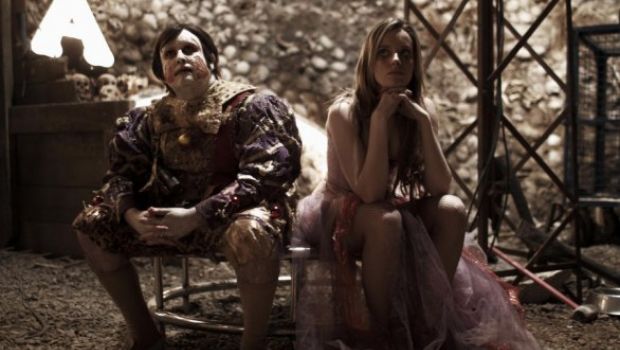 Ballata dell’odio e dell’amore (Balada triste de trompeta) – le foto del film di Alex De La Iglesia