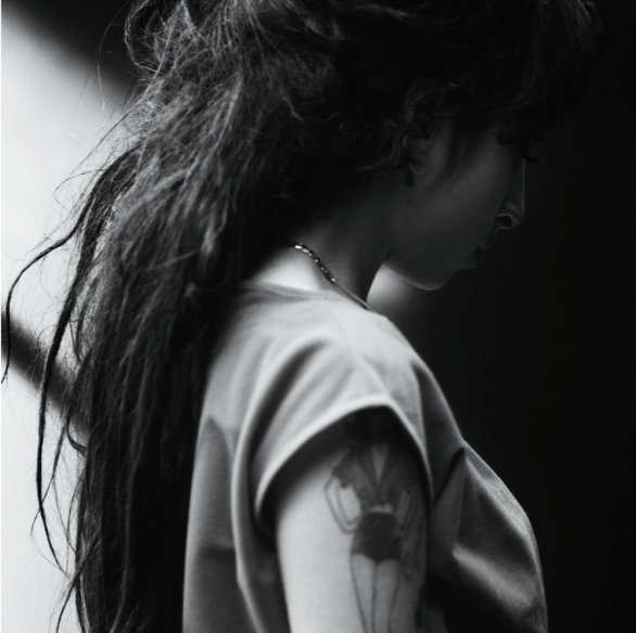 Amy Winehouse: “Round midnight” e “Some unholy war” in due versioni inedite sul blog del produttore Salaam Remi