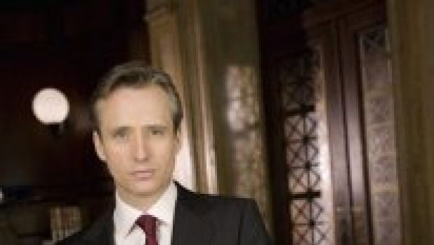 Linus Roache in Law and order: Unità speciale. Ed in Gossip Girl 5 se ne va… (spoiler)