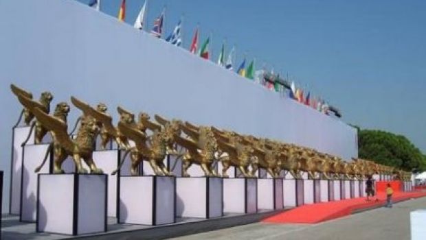 Venezia 2011: Una boiata pazzesca (direbbe Fantozzi), l’immaginario Nuovo Palazzo del cinema affossa i 150 anni dell’Unità d’Italia