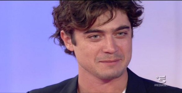 Riccardo Scamarcio a C’è Posta per Te