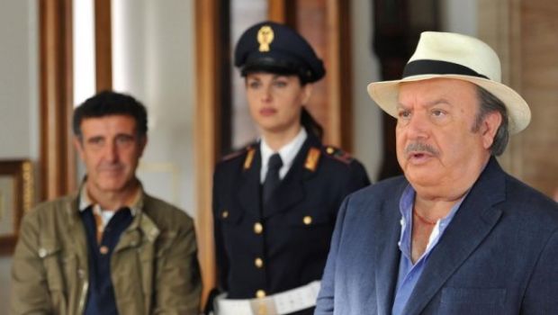 Il Commissario Zagaria: Lino Banfi arriva su Canale 5 (e conferma l’addio a Nonno Libero)