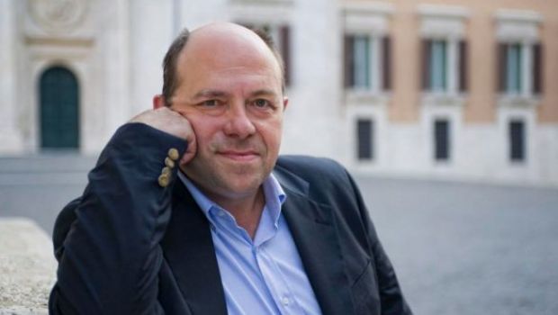 Blog – La versione di Banfi torna stasera su Rete4 (dopo il mezzo flop estivo)