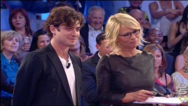 Ascolti Tv 24 settembre 2011: 4,6 mln (23.95%) per C’è Posta per Te, 4,2 mln (20.32%) per Ti Lascio una Canzone