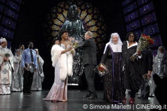 Sister Act – il Musical Divino: il sorriso di Whoopi Goldberg contagia Milano