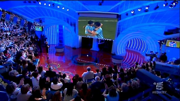 Lavezzi a C’è Posta per Te del 15 ottobre 2011