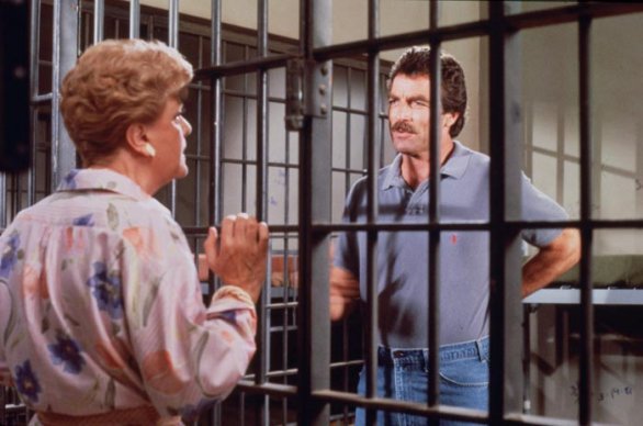 La signora in giallo e Magnum P.I., il crossover “inedito” domani su Rete 4