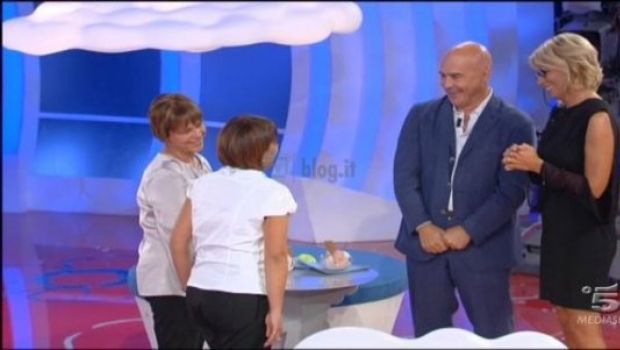 Ascolti Tv 8 ottobre 2011: 4,771 mln (23.56%) per C’è Posta per Te, 4,358 mln (20.12%) per Ti lascio una canzone