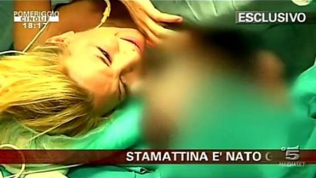 Pomeriggio Cinque e il parto di Claudia Losito. E’ polemica