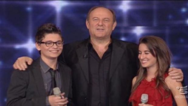Io canto 3, settima puntata del 27 ottobre 2011. Per la giuria vincono Alessandro La Cava e Luana Chiaradia. Al televoto, “Caruso” cantata da Arianna Cleri
